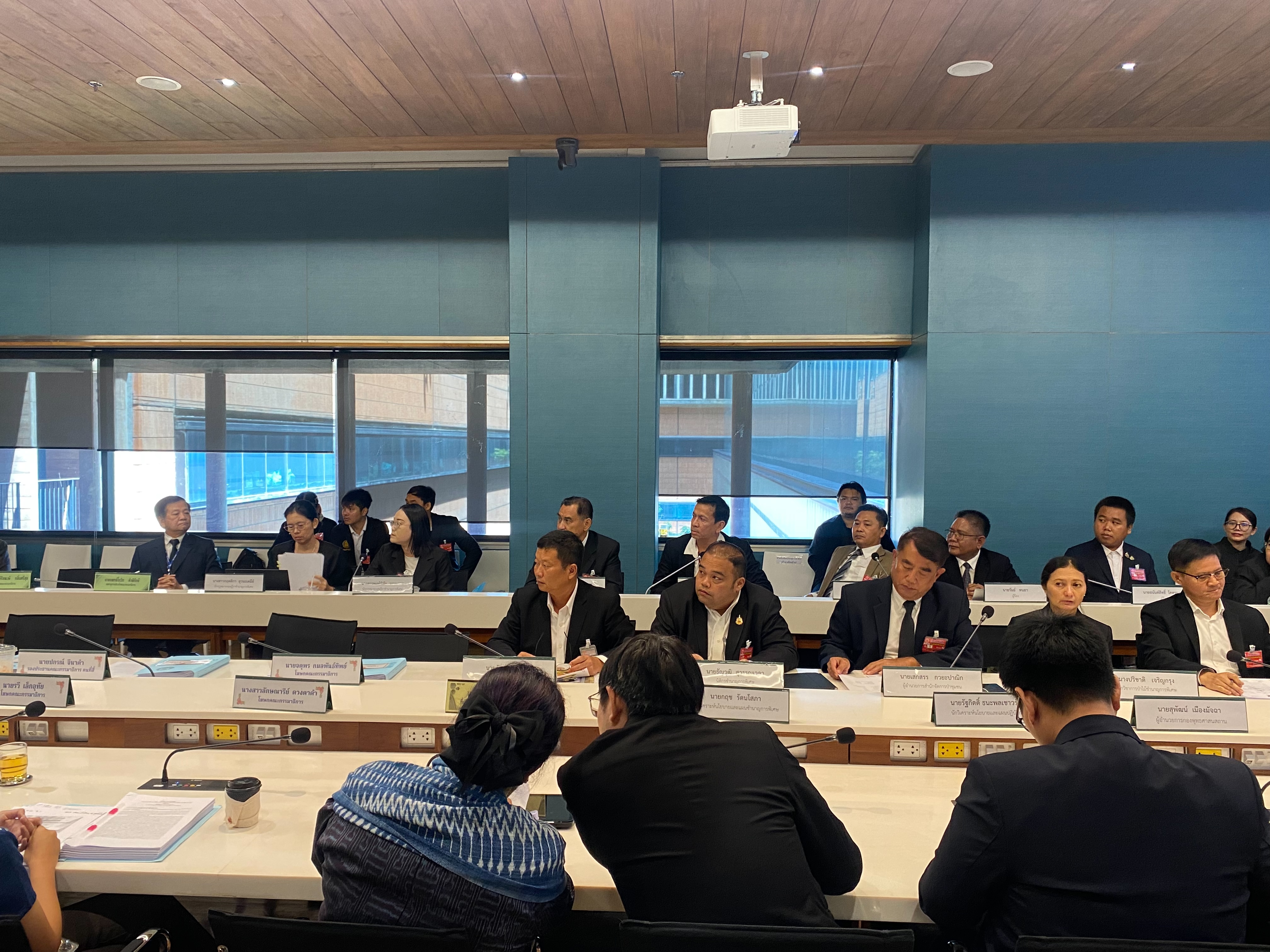 title - ส.ป.ก. ร่วมประชุมคณะกรรมาธิการที่ดิน ทรัพยากรธรรมชาติและสิ่งแวดล้อม